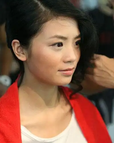 黄英 渠县人民今晚和你一起战斗