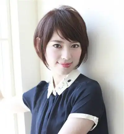 适合职场女性的短发发型设计清新干练