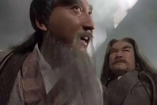 其实在倚天屠龙记中,很多人都小看了玄冥二老的武功排名,在张无忌还没