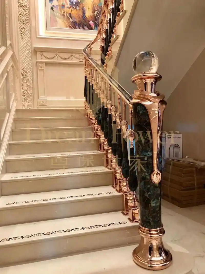 现代别墅大宅楼梯扶手最佳模板高定绝绝子