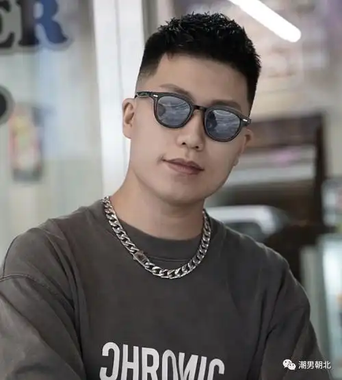 这才是中国男士该剪的发型,硬朗帅气,值得尝试!