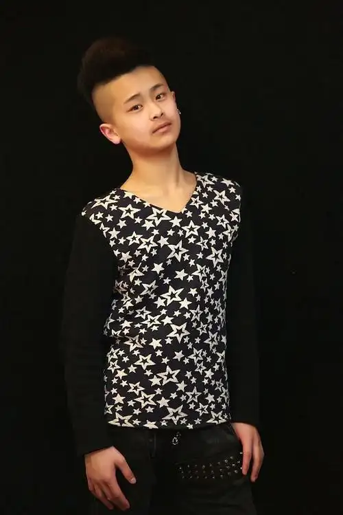 【潇洒帅健-a421】小帅梁傲 反串演员-01