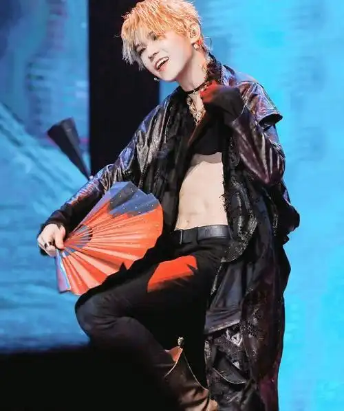 男星腹肌彭昱畅意外李希侃有料看到丁程鑫这辈子不会脱粉