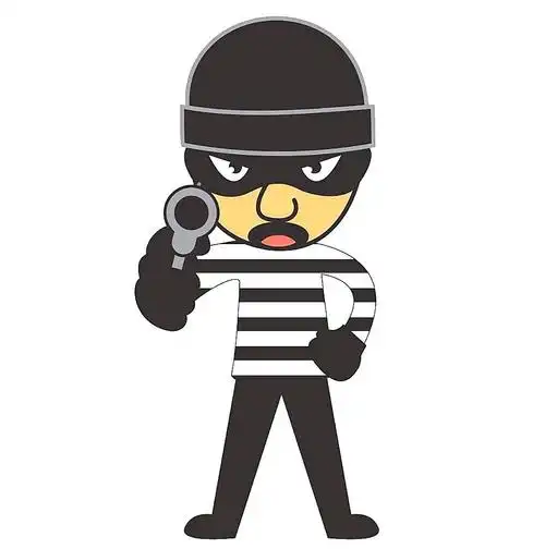 火冒三丈 胸中那股气终究还是 经过一番"精心准备" 李某携水果刀,头套