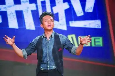 邓超"不敢"评孙俪:怕形容不好,回家跪搓板(图)