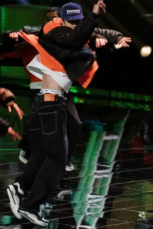 王一博hiphop forever##王一博又跳舞了##王一博 这就是街舞6总决赛