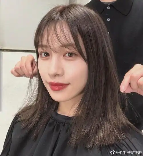 0269782021年最流行的发型修颜刘海锁骨发