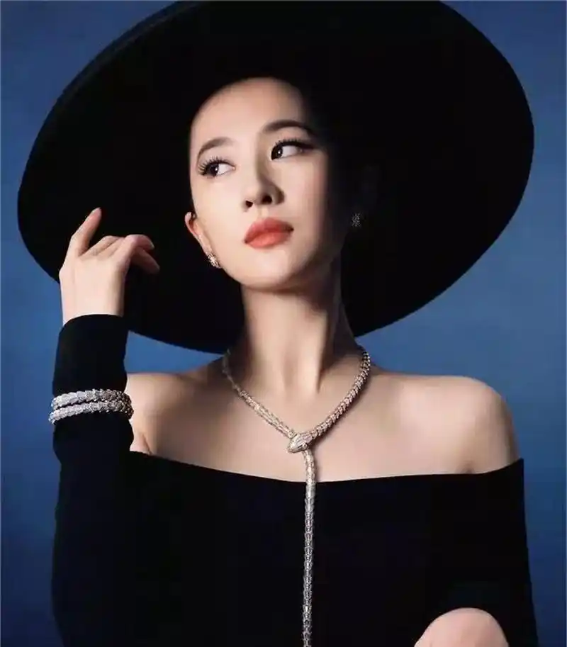 刘亦菲时尚芭莎大片来袭