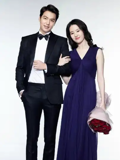 李敏镐和刘亦菲竟然有这么多合照,你见过几张?