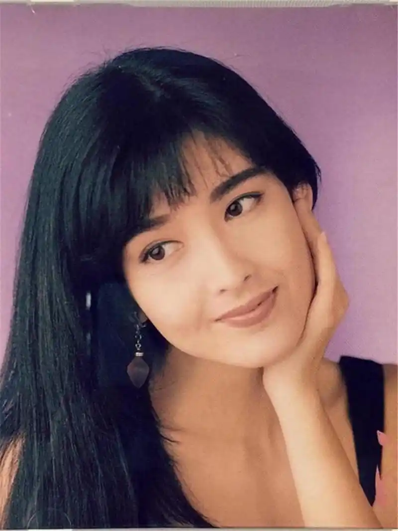 年轻时的周慧敏真好看呀!