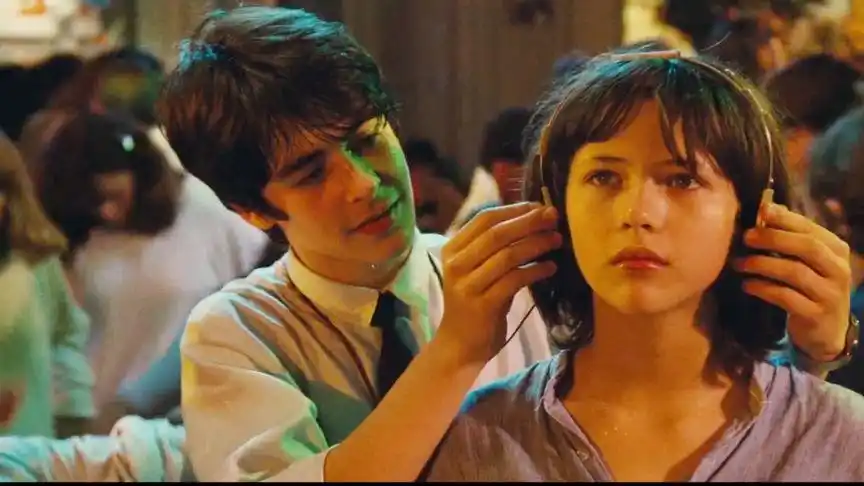 五分钟带你看完苏菲玛索的青春爱情电影《初吻》,这时的她太惊艳