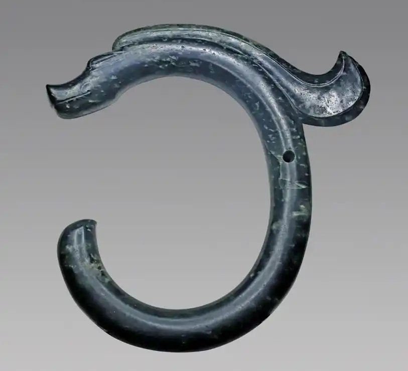 中华第一龙:国家博物馆珍藏的红山玉龙,究竟有什么特别的地方?