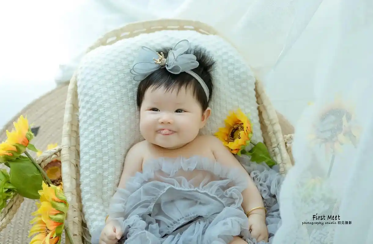 潍坊儿童摄影|我就是小可爱呀.肉嘟嘟的脸上眼眸明亮 张嘴一笑 - 抖音