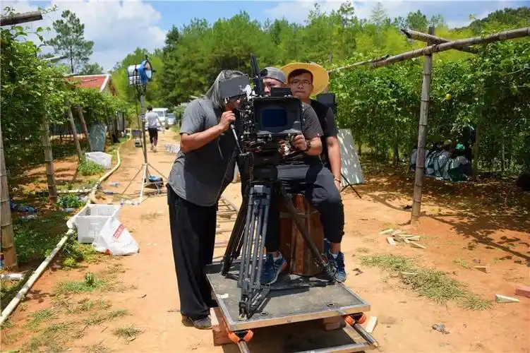 现场:群众演员上镜~央视"国家品牌计划"摄制组在武平正式开拍