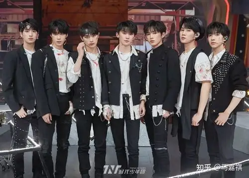 定天下!时代少年并肩行! 李天泽的时代少年团(tnt) tfboys的嫡系师弟.