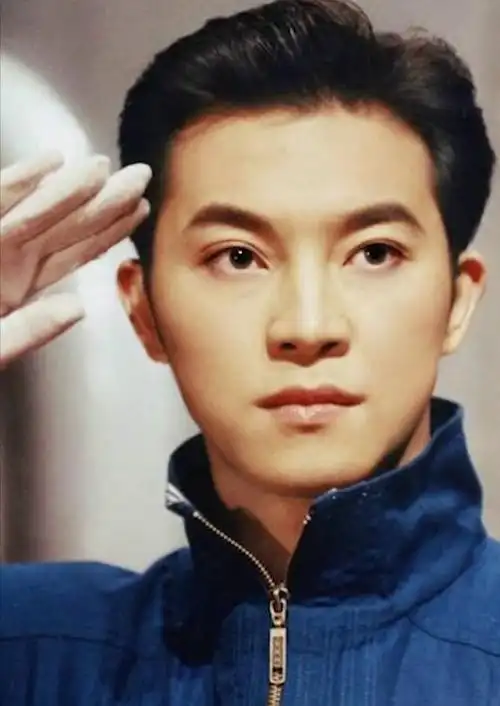 18岁黄渤忍了,18岁鹿晗也能忍,看了18岁的雷佳音后,实在忍不了