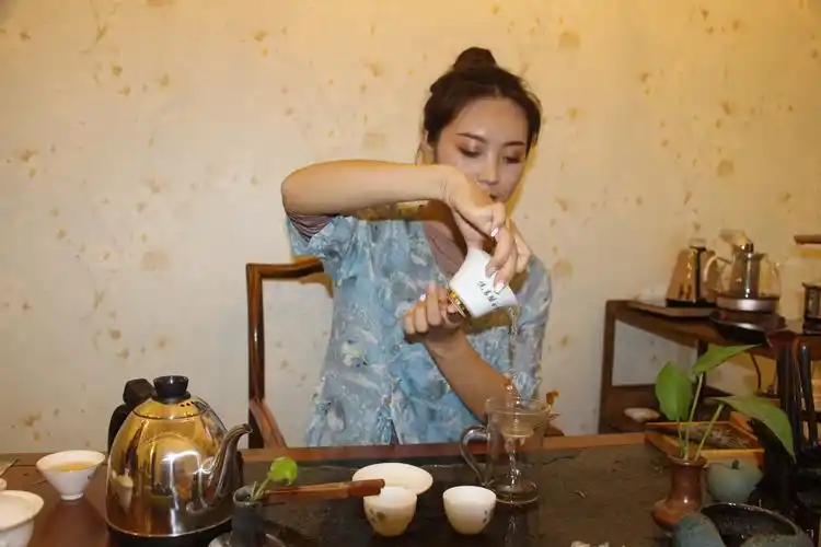 静心品茶 修炼人生