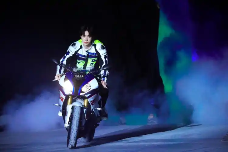 王一博加盟街舞3# @uniq-王一博 676767cr:… - 堆糖,美图壁纸