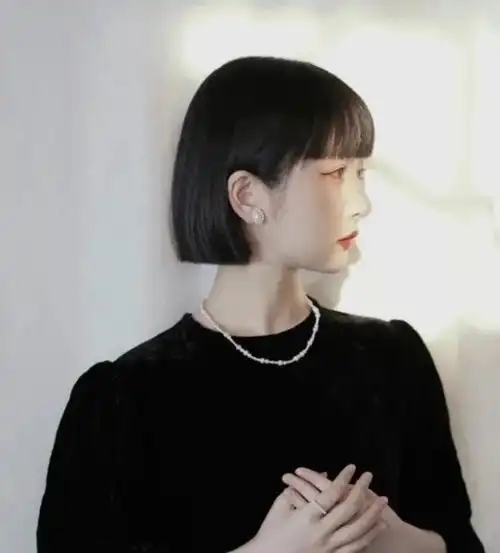 一刀切短直发发型 夏天发型就该这么剪_直发发型 - 美发站