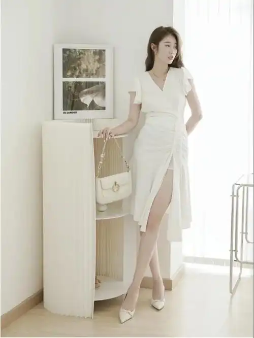 连衣裙搭配什么鞋(小香风白色连衣裙搭配什么鞋)-图4