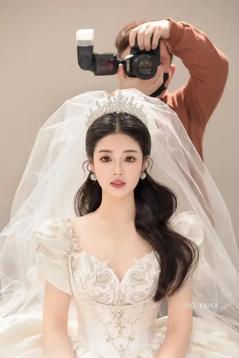 结婚当天美成这样 简直要笑醒!#婚纱 #试妆 #每个女孩的婚 - 抖音