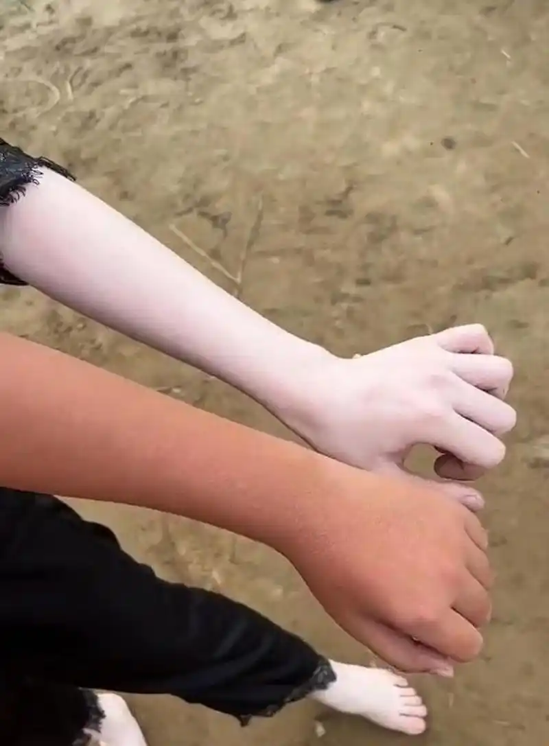 感觉这皮肤比腻子还要白! #趣图搞笑