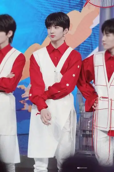 耀文要天天开心呀