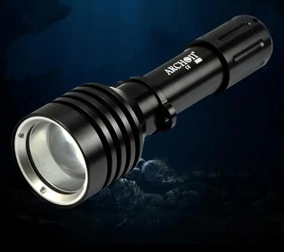 军用强光手电使用及注意事项 强光手电筒哪个牌子好