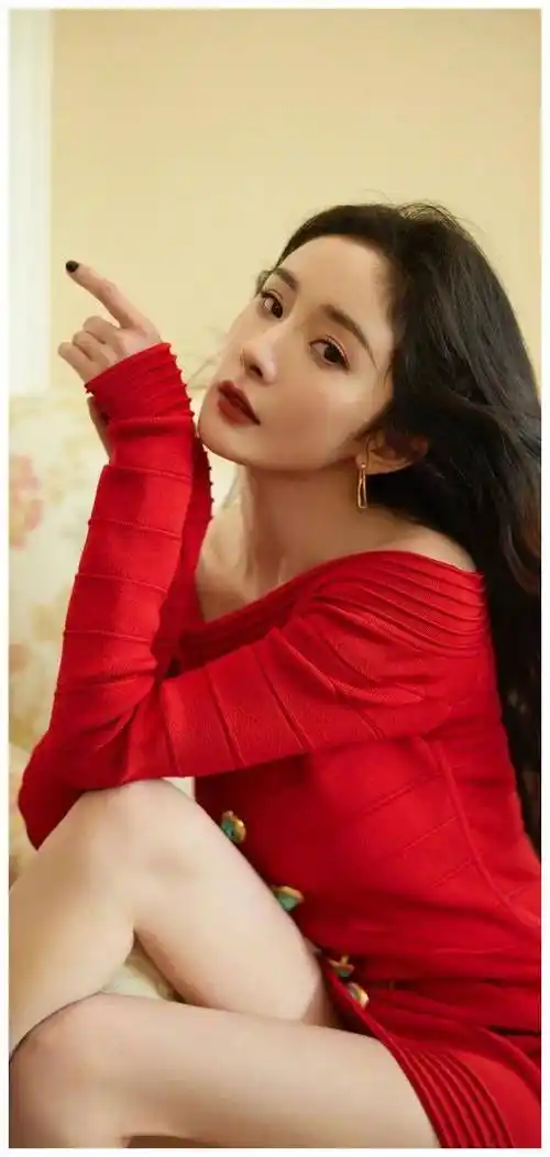 杨幂华丽玉足女王绝世美腿耀眼夺目