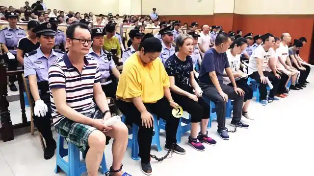 吸金近23亿广西特大网络传销案开庭传销头目受审画面曝光