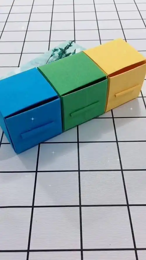 用卡纸做的收纳盒保密性特别好别人看不到里面的东西