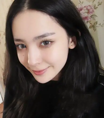 第二名:古力娜扎第一名:angelbaby素颜pk第三名:古力娜扎第二名