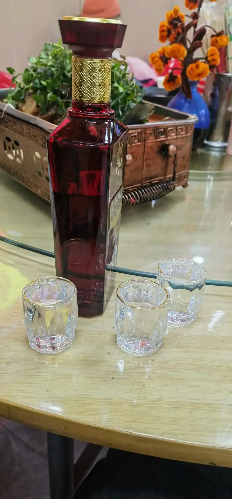小酒解心宽 心烦来两杯,它能让你忘掉所有烦恼,两杯不行那
