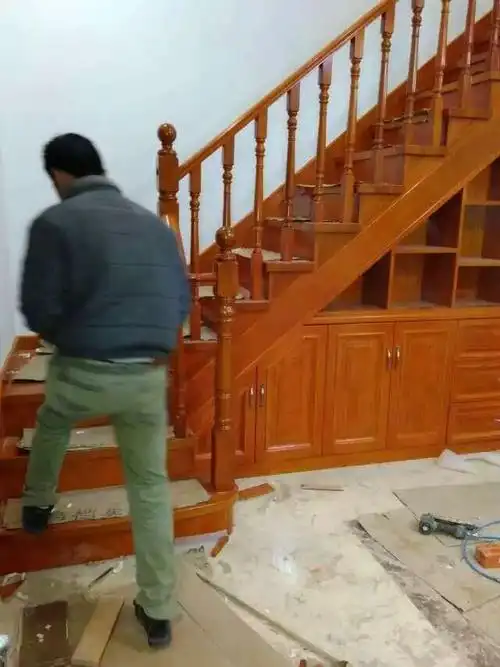 产品中心 木质楼梯 木质楼梯   我司加工生产的实木楼梯是用实木材质