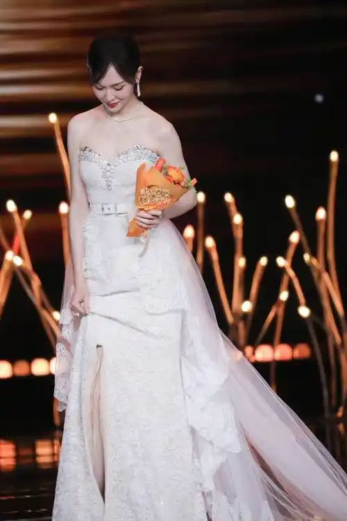 张雨绮撞脸李湘,唐嫣辛芷蕾比美,这俩好姐妹惊艳了_周迅_董洁_关晓彤