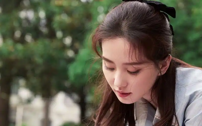 刘诗诗优雅温婉写真桌面壁纸