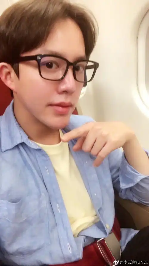 主题:能不能战颜,禁35岁以下的[28]收藏该贴已收藏