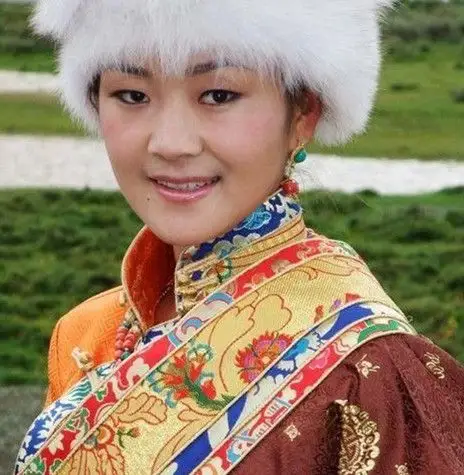 【图】降央卓玛图片唯美 被誉为"天下最美女中音"