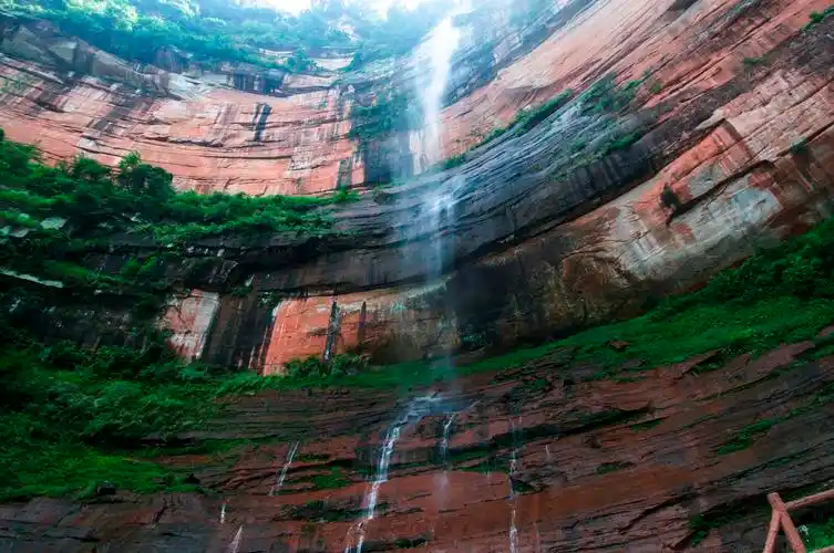 贵州赤水:"世界丹霞之冠" 赤水丹霞佛光岩|赤水|丹霞|贵州_新浪新闻