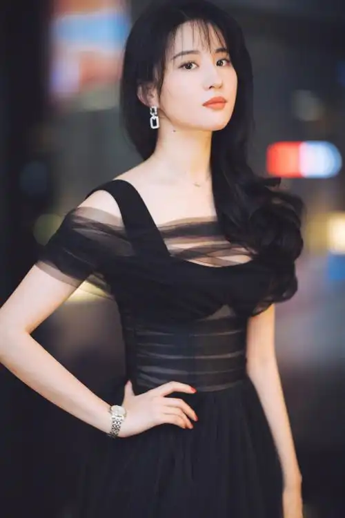 刘亦菲优雅性感写真图片