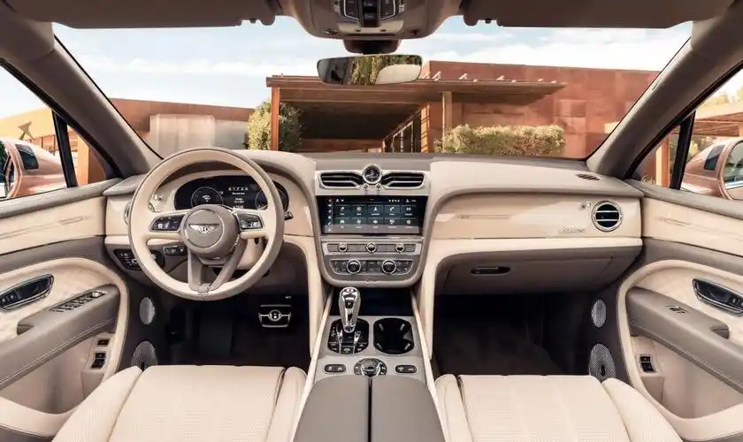 宾利添越长轴距版来袭,霸气造型奢华内饰,你心动了吗?-新浪汽车