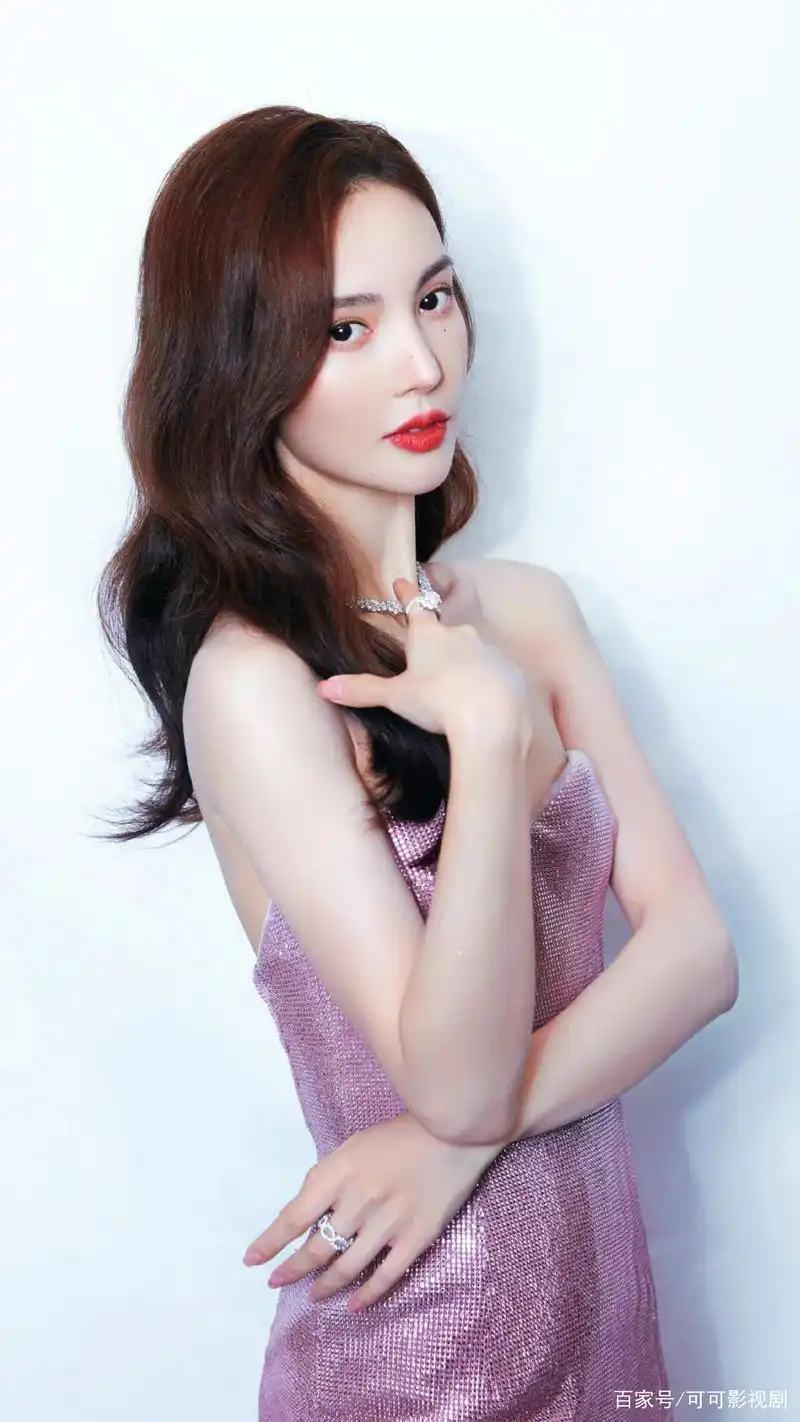 金晨高清写真太迷人了,明艳动人,尽显迷人气息