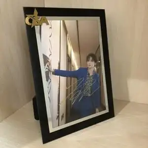 朱正廷亲笔签名照  东方卫视跨年演唱会签