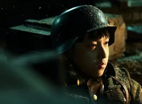 八佰总票房破20亿小湖北眼神戏出众13岁张俊一未来可期