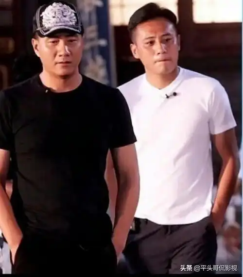 而身为这场戏的主角胡军,感受更深的则是剧中人的内心痛苦与挣扎.