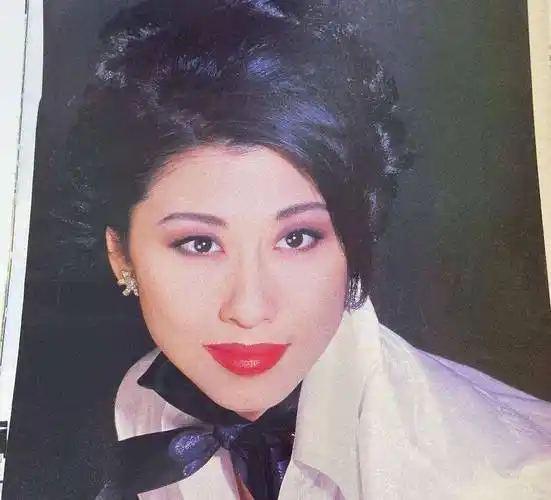 怒甩费翔,却恋上有妇之夫的歌坛天后叶倩文,为何一生无儿无女?