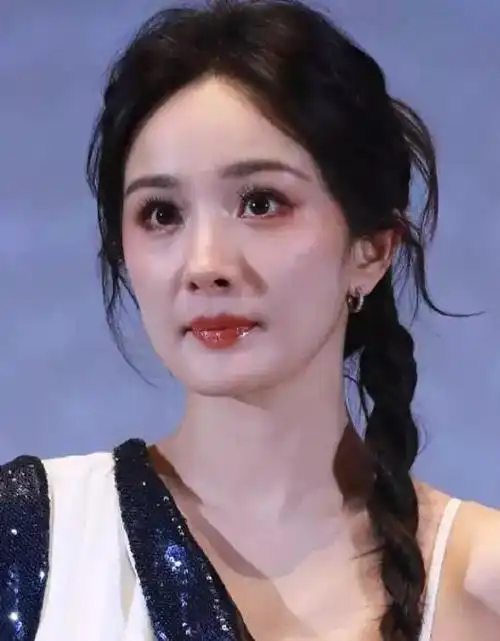 37岁杨幂对比36岁赵丽颖骨相老去和皮相老去的差距一目了然