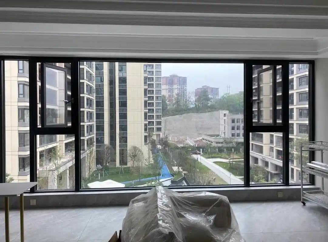 业主反馈阳台大玻璃窗效果图～小铝铺门窗.1:全套德国进口瑞纳 - 抖音