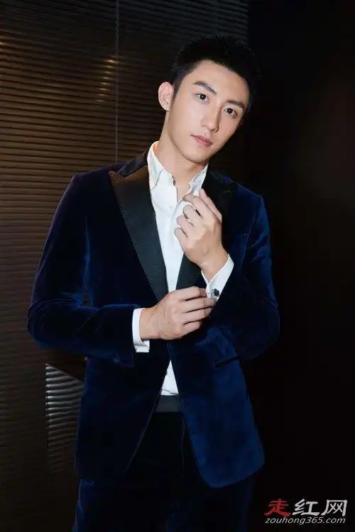 黄景瑜激凸大包包怎么回事起反应尺寸惊人