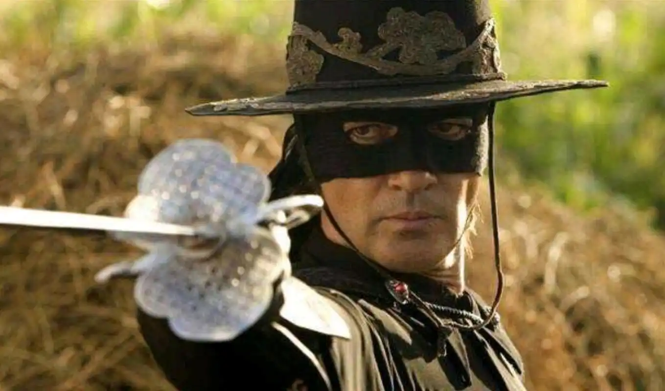 为什么蒙面大侠在西方是蒙眼,而在中国是蒙嘴?看段子手神回复!